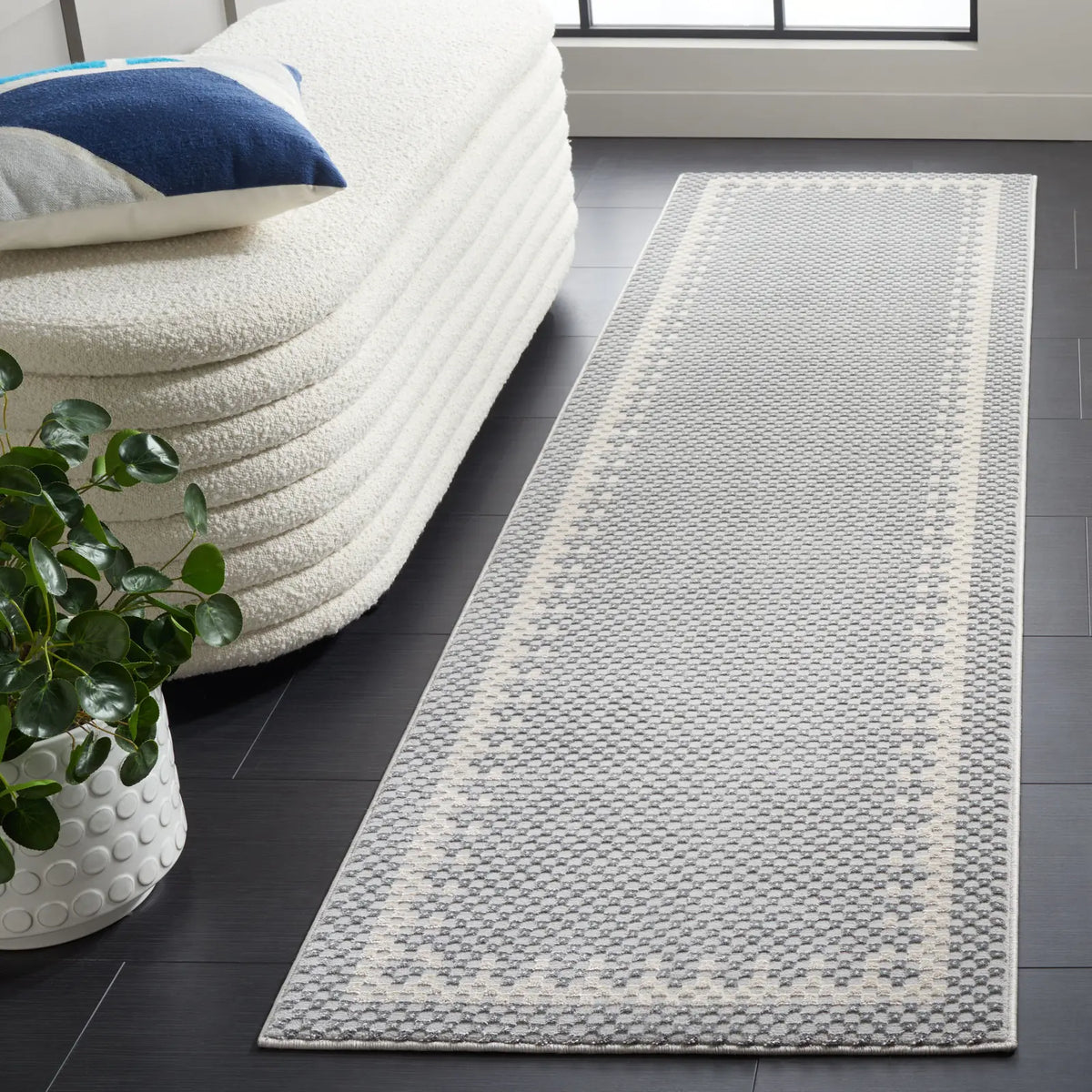 Safavieh Continental 2'-2" x 8'-0" Rug in Grey / Beige