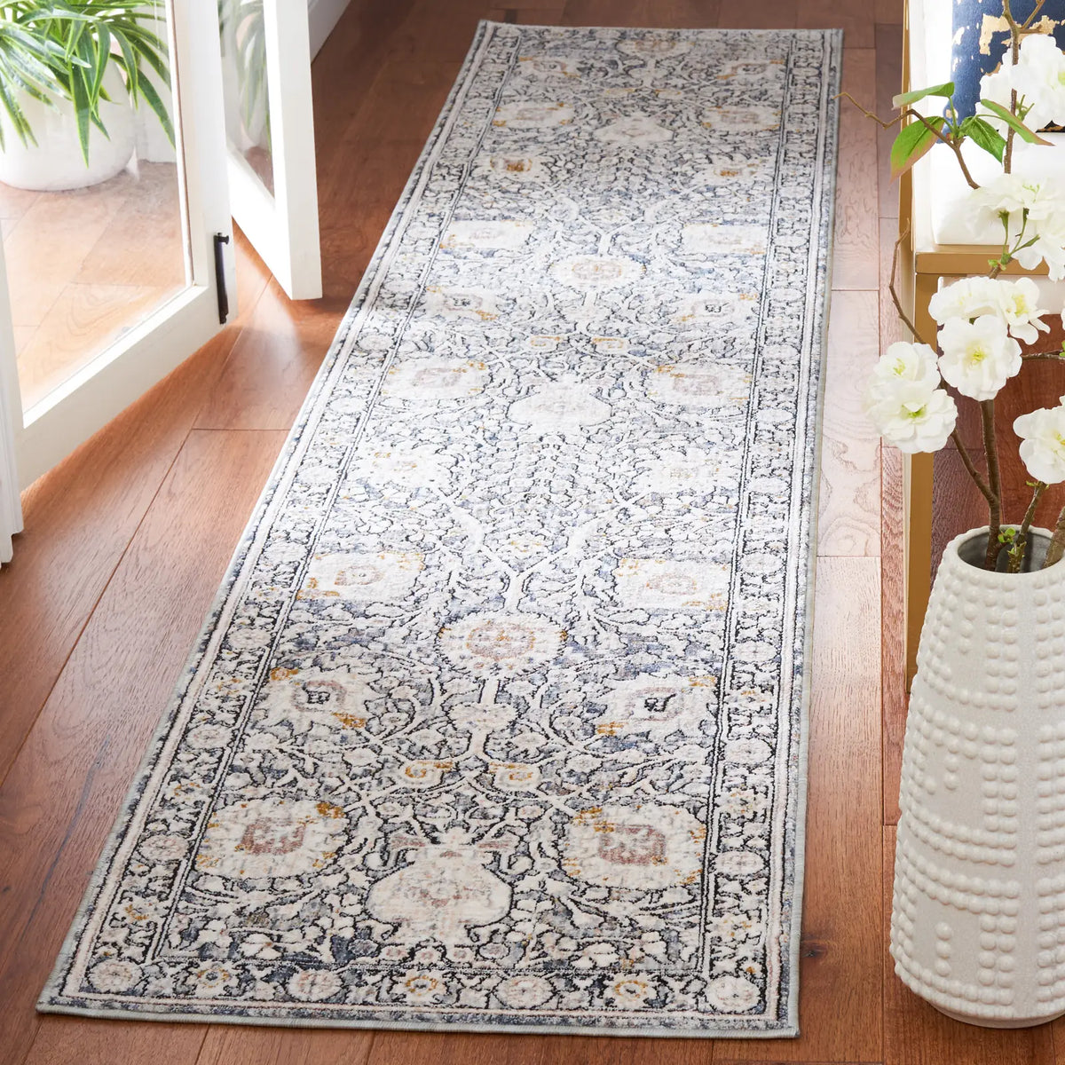 Safavieh Moondust 600 2'-0" x 9'-0" Rug in Ivory / Grey