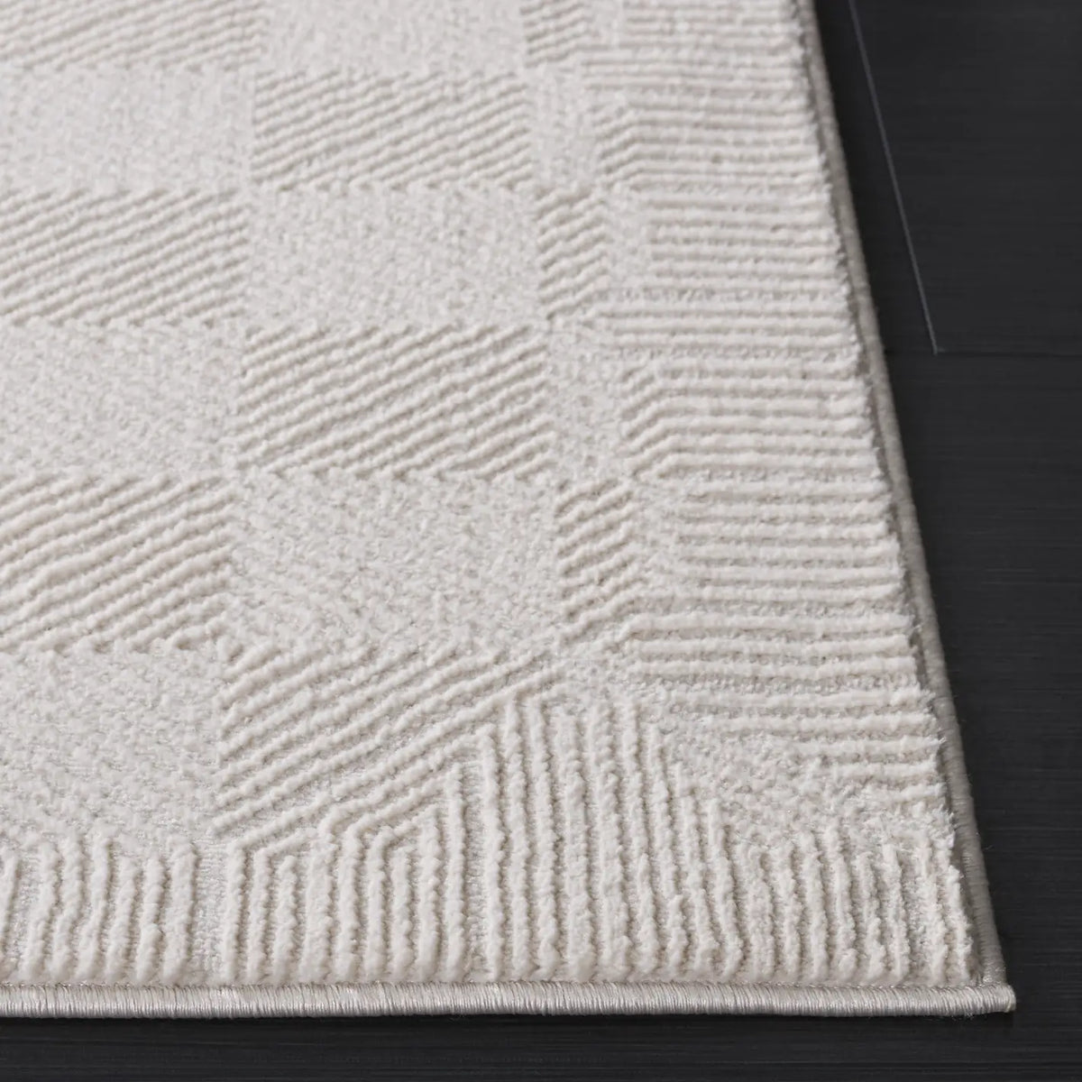 Safavieh Parker 4'-0" x 6'-0" Rug in Taupe