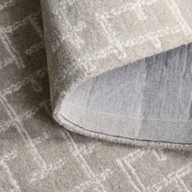Safavieh Ebony 4'-0" x 6'-0" Rug in Grey
