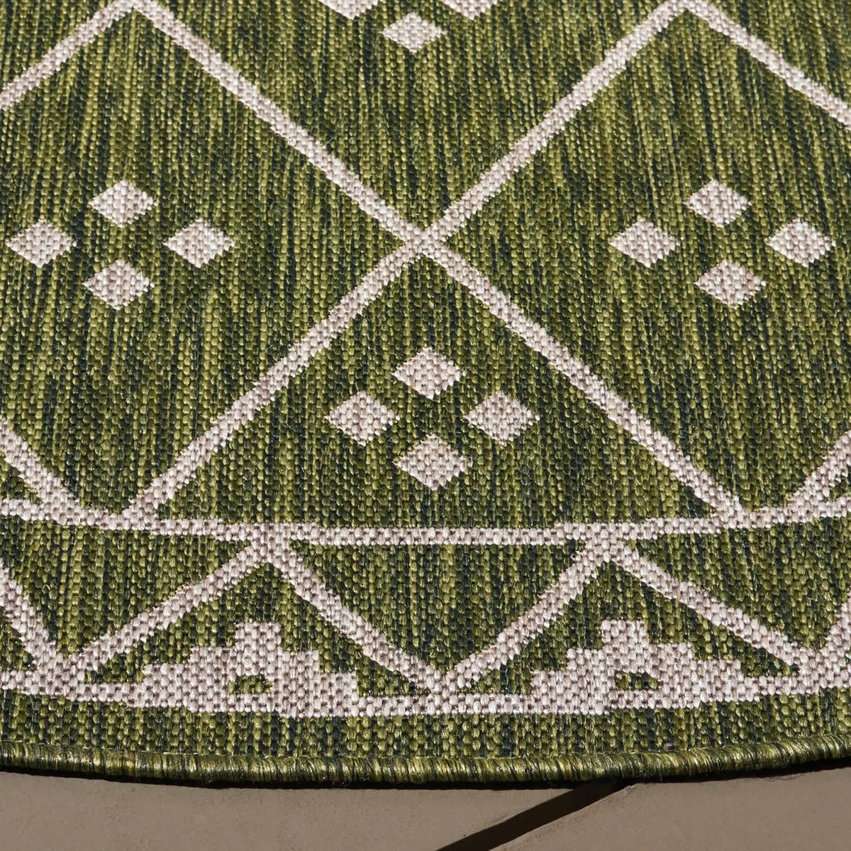 Safavieh Courtyard 6'-7" x 6'-7" Rug in Green / Grey