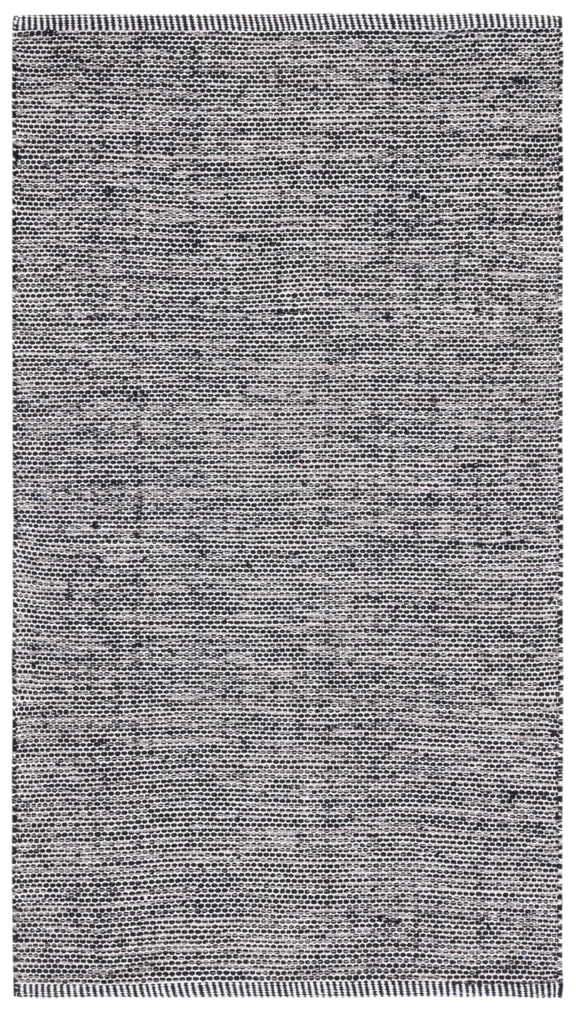 Safavieh Montauk 2'-0" x 3'-0" Rug in Black / Ivory