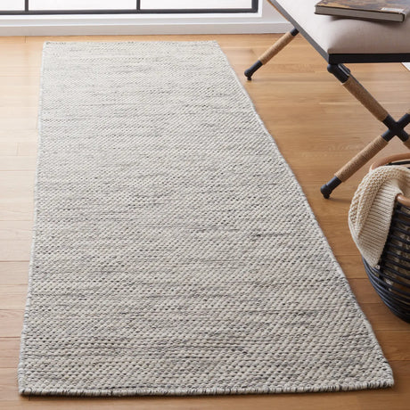 Safavieh Natura 2'-3" x 9'-0" Rug in Ivory / Black