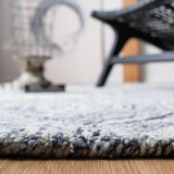 Safavieh Ikat 4'-0" x 6'-0" Rug in Silver / Grey