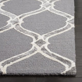 Safavieh Manchester 5'-0" x 8'-0" Rug in Dark Grey / Ivory