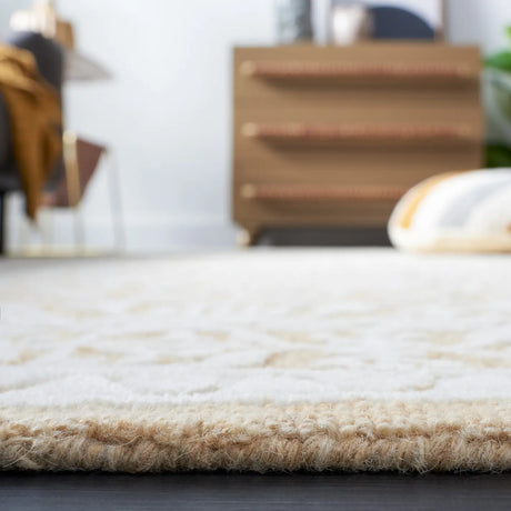 Safavieh Metro 4'-0" x 6'-0" Rug in Gold / Ivory