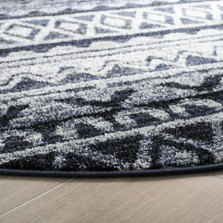 Safavieh Adirondack 6'-0" x 6'-0" Rug in Ivory / Navy