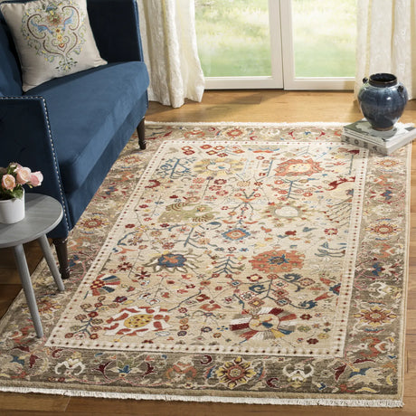 Safavieh Kashan 4'-0" x 6'-0" Rug in Beige / Taupe