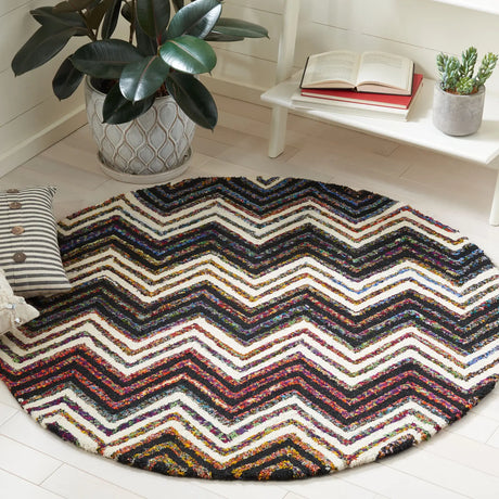 Safavieh Nantucket 4'-0" x 4'-0" Rug in Ivory / Black