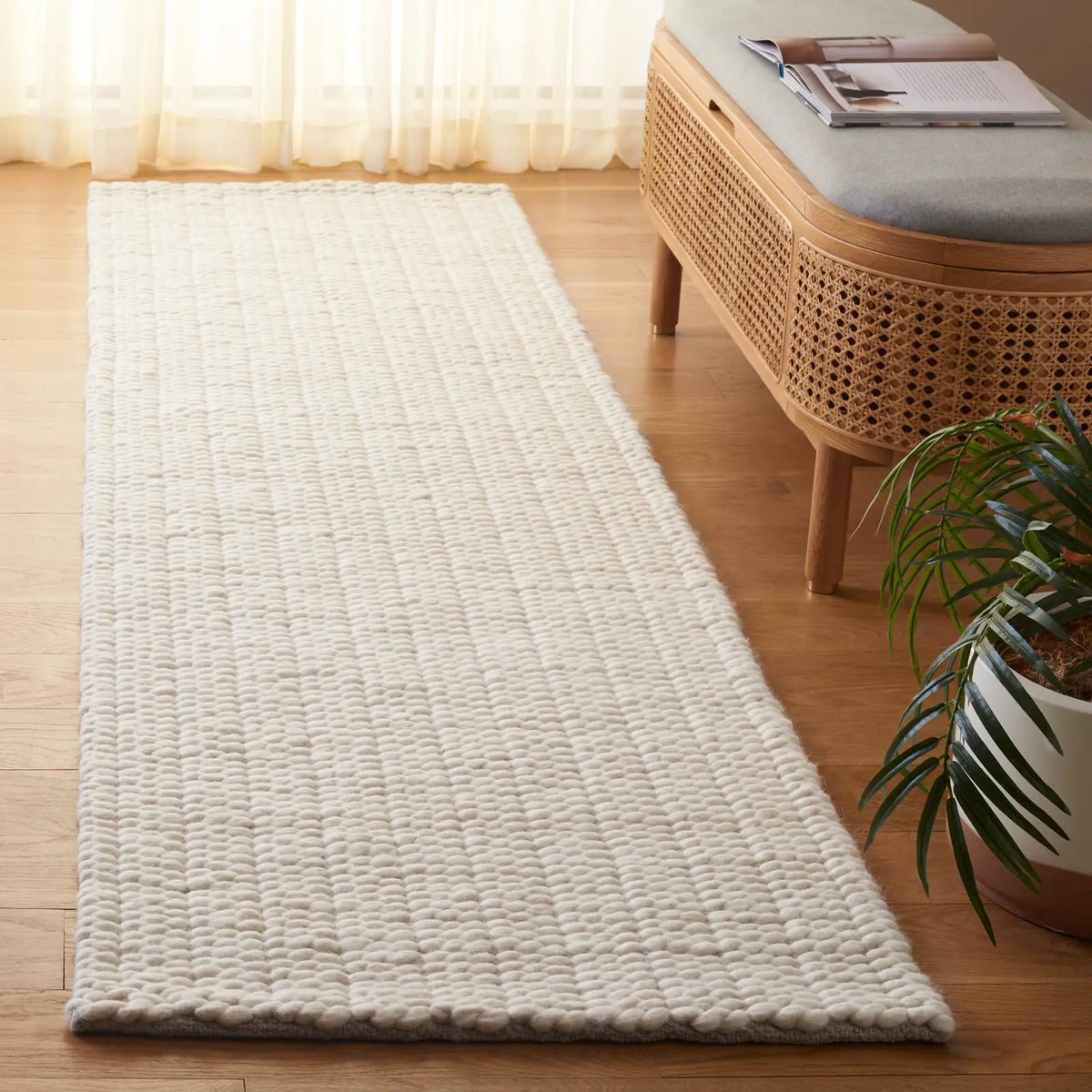 Safavieh Natura 2'-3" x 8'-0" Rug in Ivory