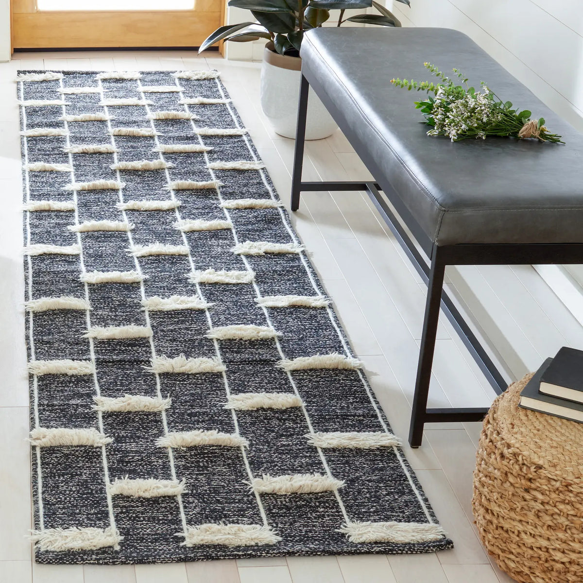 Safavieh Striped Kilim 2'-3" x 7'-0" Rug in Black / Ivory