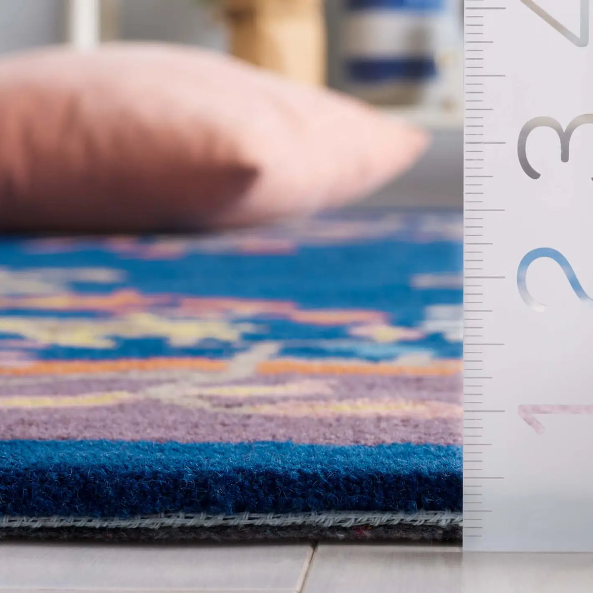Safavieh Metro 4'-0" x 6'-0" Rug in Navy / Brown
