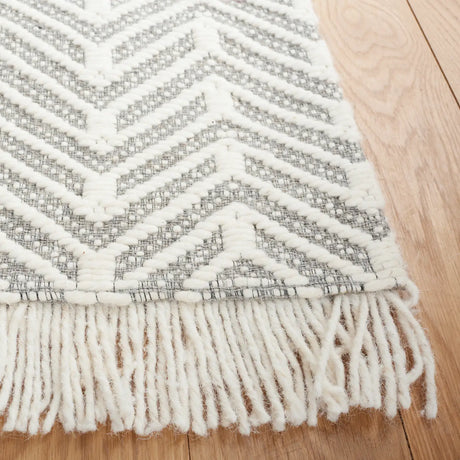 Safavieh Natura 4'-0" x 6'-0" Rug in Ivory / Grey