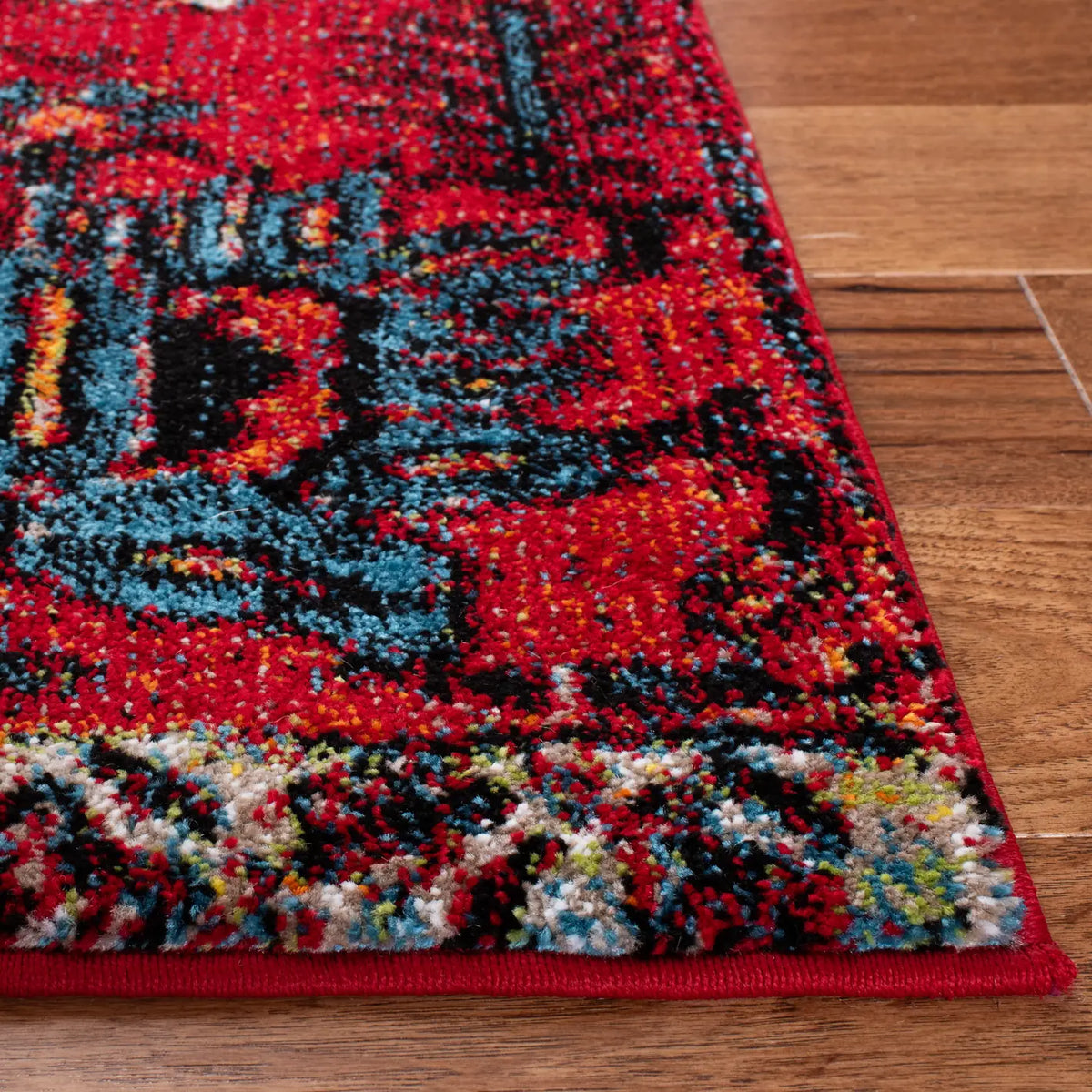 Safavieh Vintage Hamadan 4'-0" x 6'-0" Rug in Red / Blue