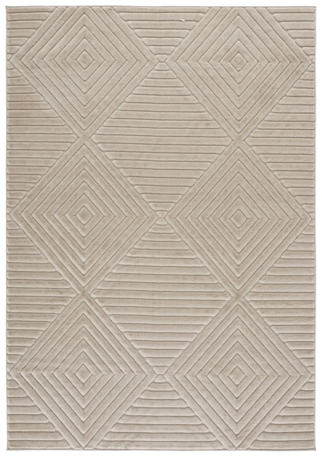 Safavieh Selena 5'-3" x 7'-6" Rug in Beige