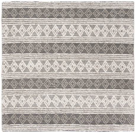 Safavieh Natura 6'-0" x 6'-0" Rug in Silver