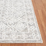 Safavieh Ebony 4'-0" x 6'-0" Rug in Ivory / Grey