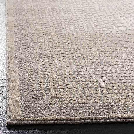 Safavieh Meadow 4'-0" x 6'-0" Rug in Ivory / Grey