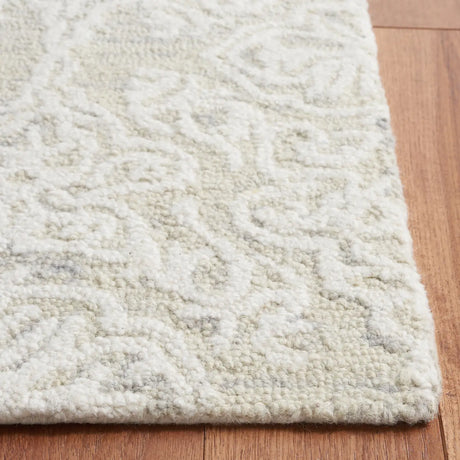 Safavieh Blossom 5'-0" x 8'-0" Rug in Silver / Ivory