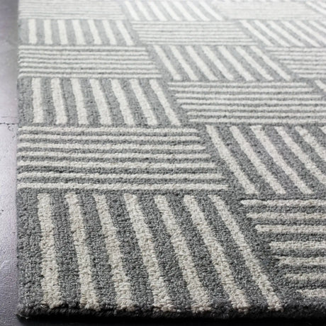 Safavieh Abstract 6'-0" x 9'-0" Rug in Ivory / Dark Grey