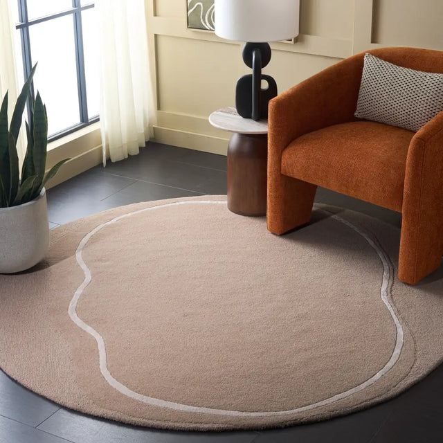 Safavieh Fifth Avenue 6'-0" x 6'-0" Rug in Beige / Ivory