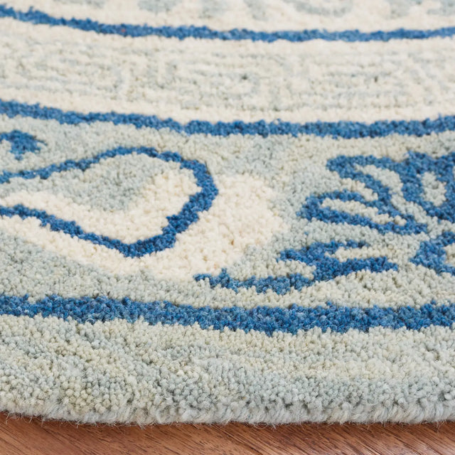 Safavieh Antiquity 6'-0" x 6'-0" Rug in Light Blue / Ivory