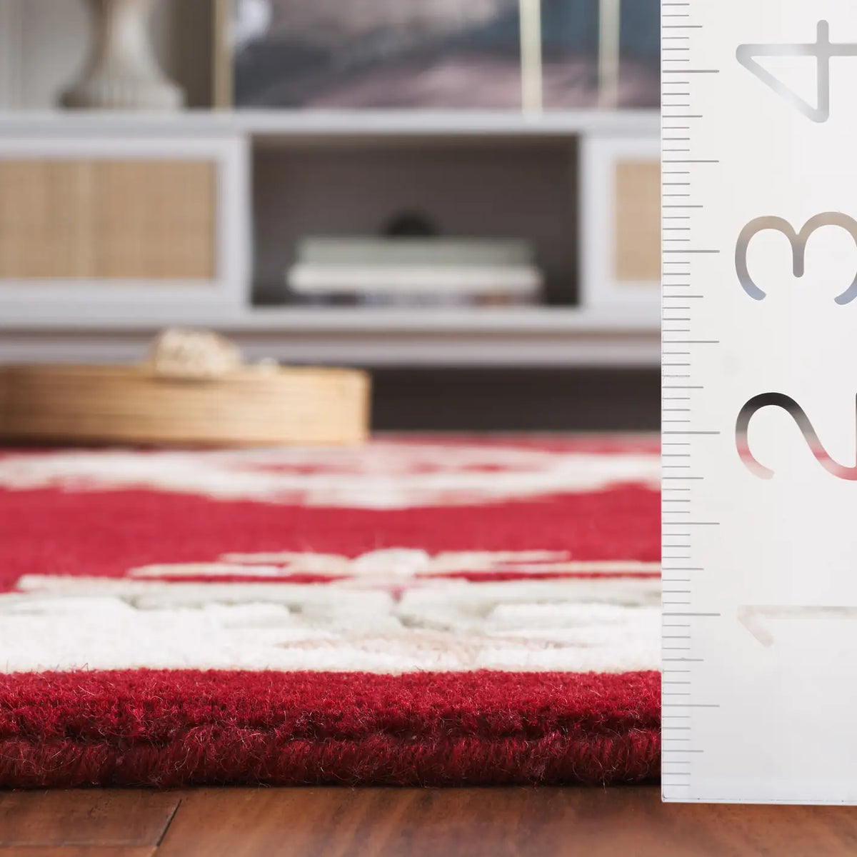 Safavieh Aubusson 4'-0" x 6'-0" Rug in Red / Ivory
