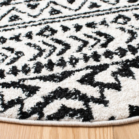 Safavieh Tulum 10'-0" x 10'-0" Rug in Ivory / Black