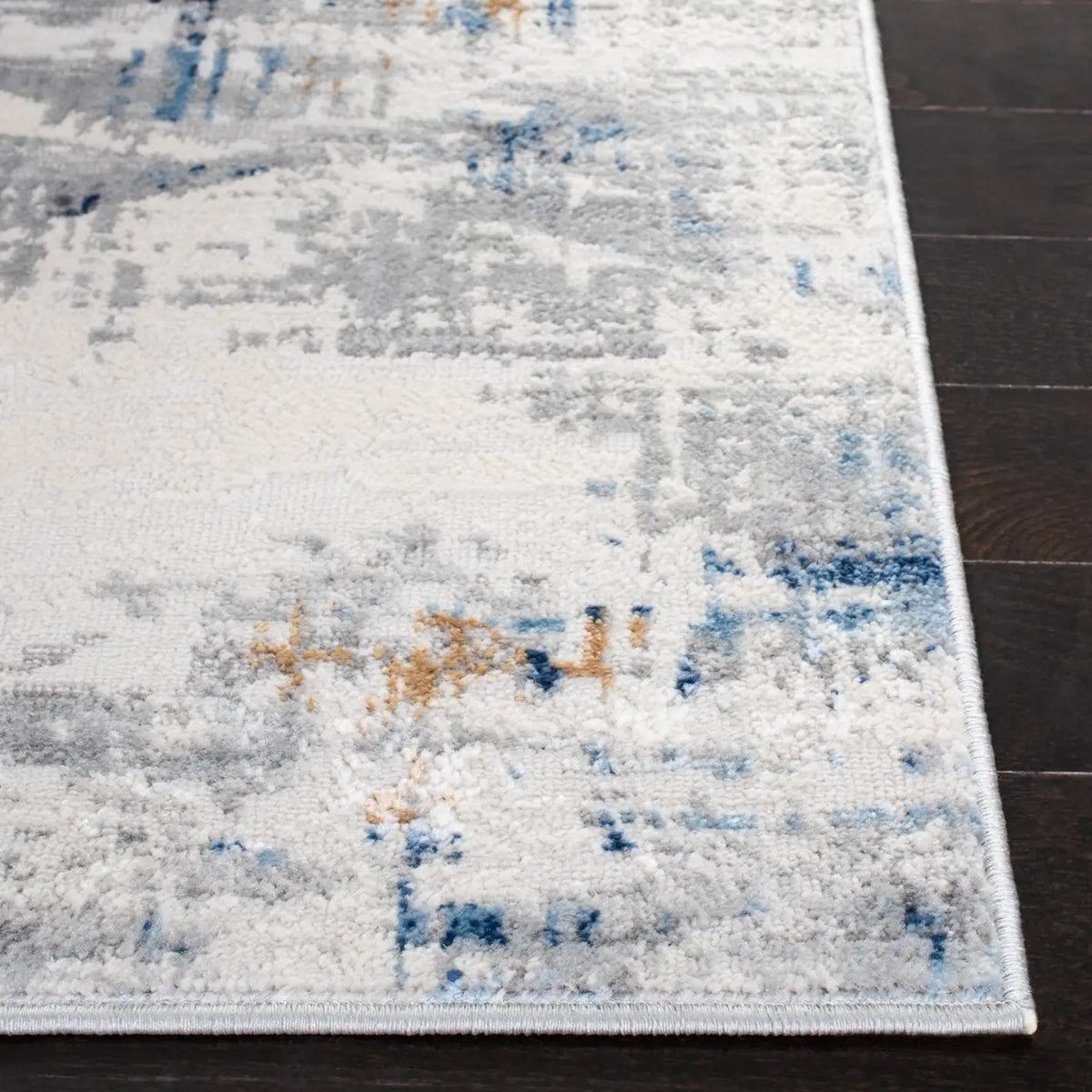 Safavieh Amelia 4'-5" x 6'-5" Rug in Ivory / Blue