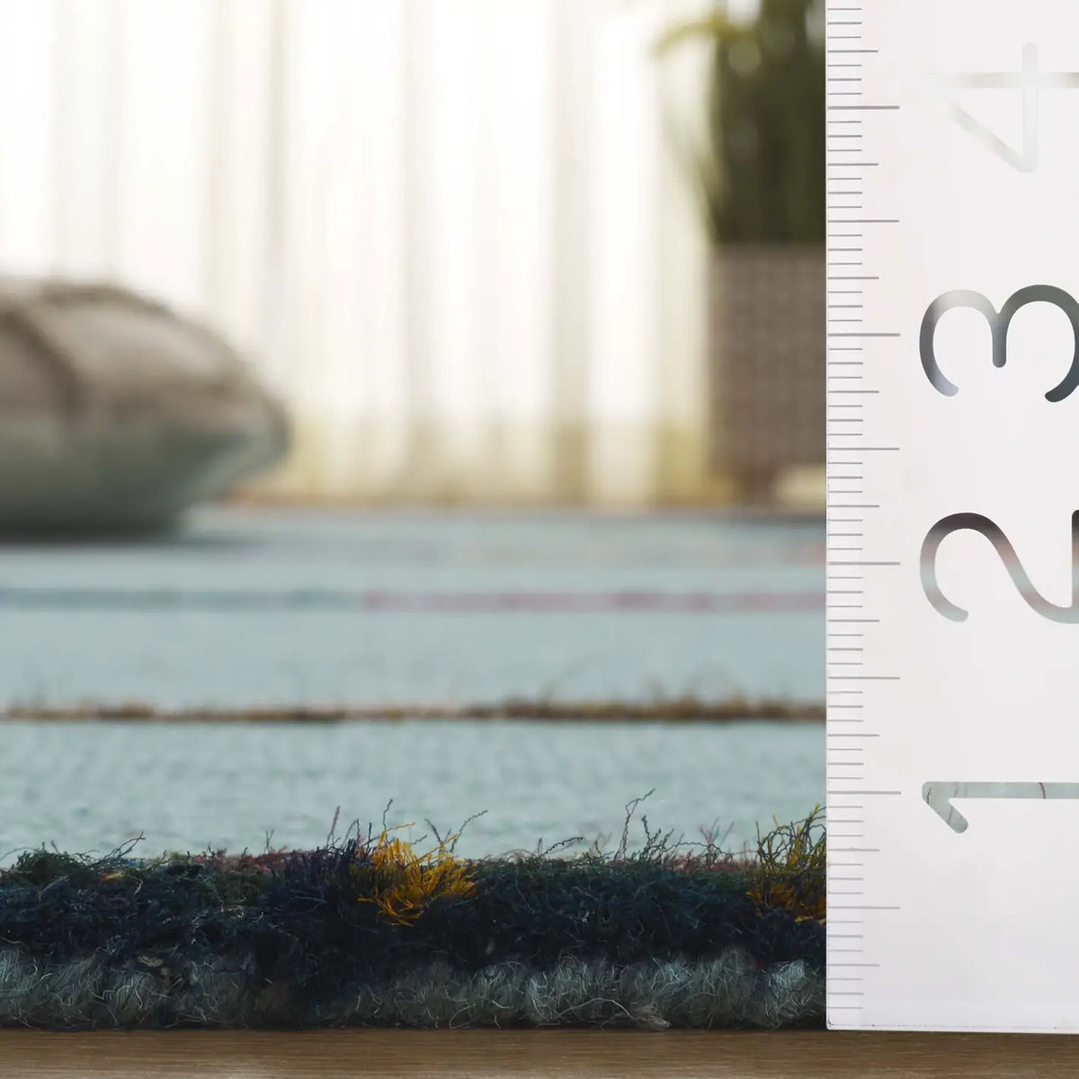 Safavieh Nantucket 4'-0" x 6'-0" Rug in Teal / Red