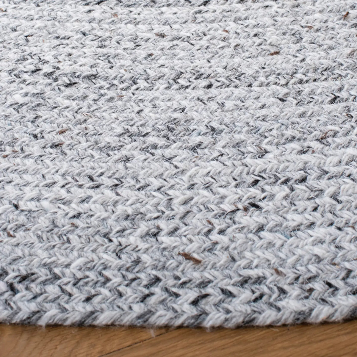 Safavieh Braided 6'-0" x 6'-0" Rug in Silver