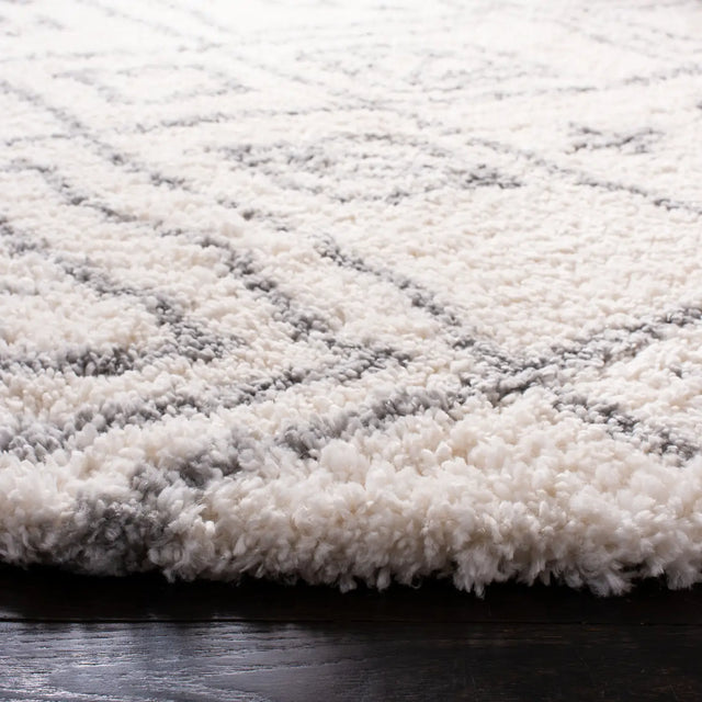 Safavieh Fontana Shag  800 6'-7" x 6'-7" Rug in Cream / Grey