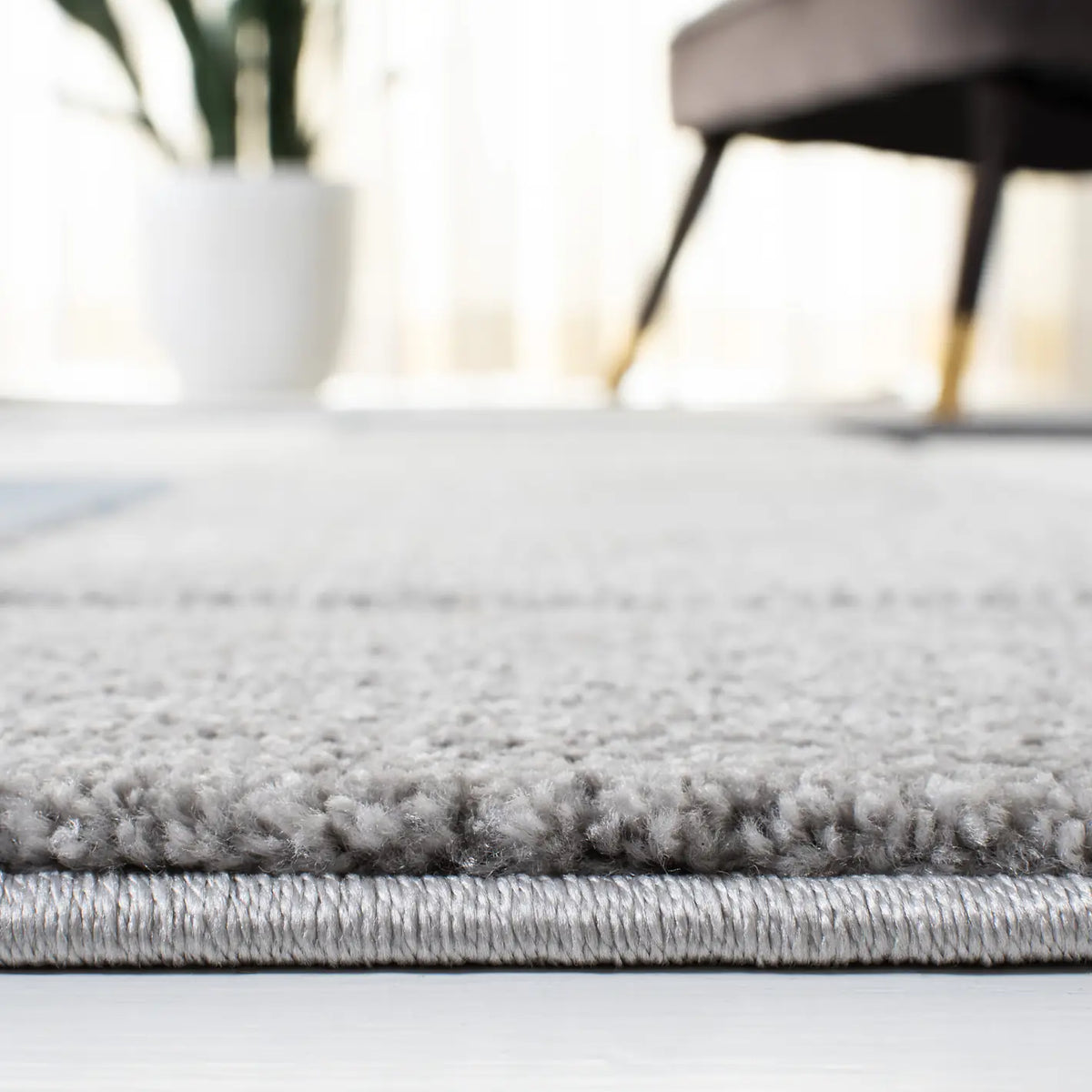 Safavieh Hollywood 4'-0" x 6'-0" Rug in Grey / Blue