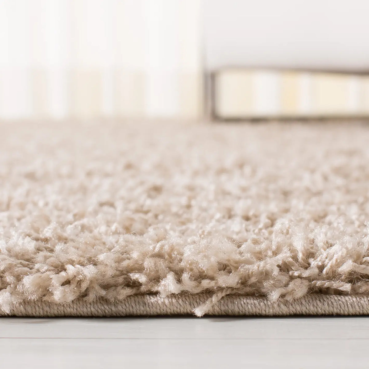 Safavieh Sga-Athens Shag 6'-7" x 6'-7" Rug in Beige