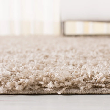 Safavieh Sga-Athens Shag 6'-7" x 6'-7" Rug in Beige