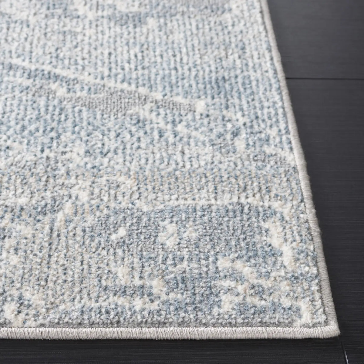 Safavieh Blair Washable 4'-0" x 6'-0" Rug in Blue / Grey