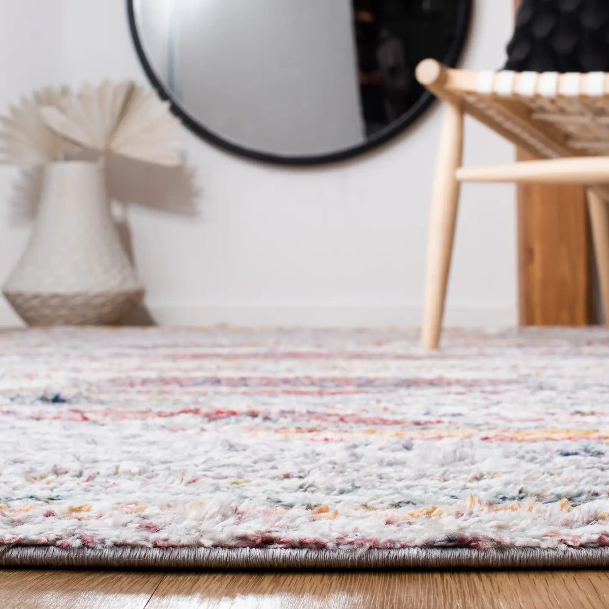 Safavieh Calista 4'-5" x 6'-5" Rug in Ivory / Rust