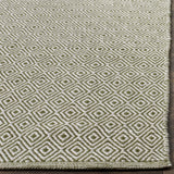 Safavieh Montauk 4'-0" x 6'-0" Rug in Ivory / Green