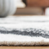 Safavieh Kilim 4'-0" x 6'-0" Rug in Ivory / Black