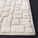 Safavieh Manhattan 4'-0" x 6'-0" Rug in Ivory