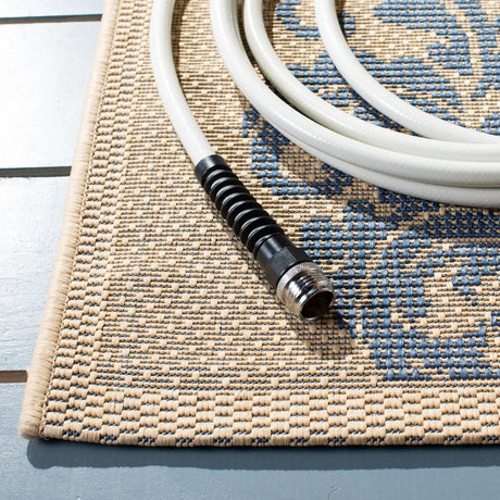 Safavieh Courtyard 4'-0" x 5'-7" Rug in Natural / Blue