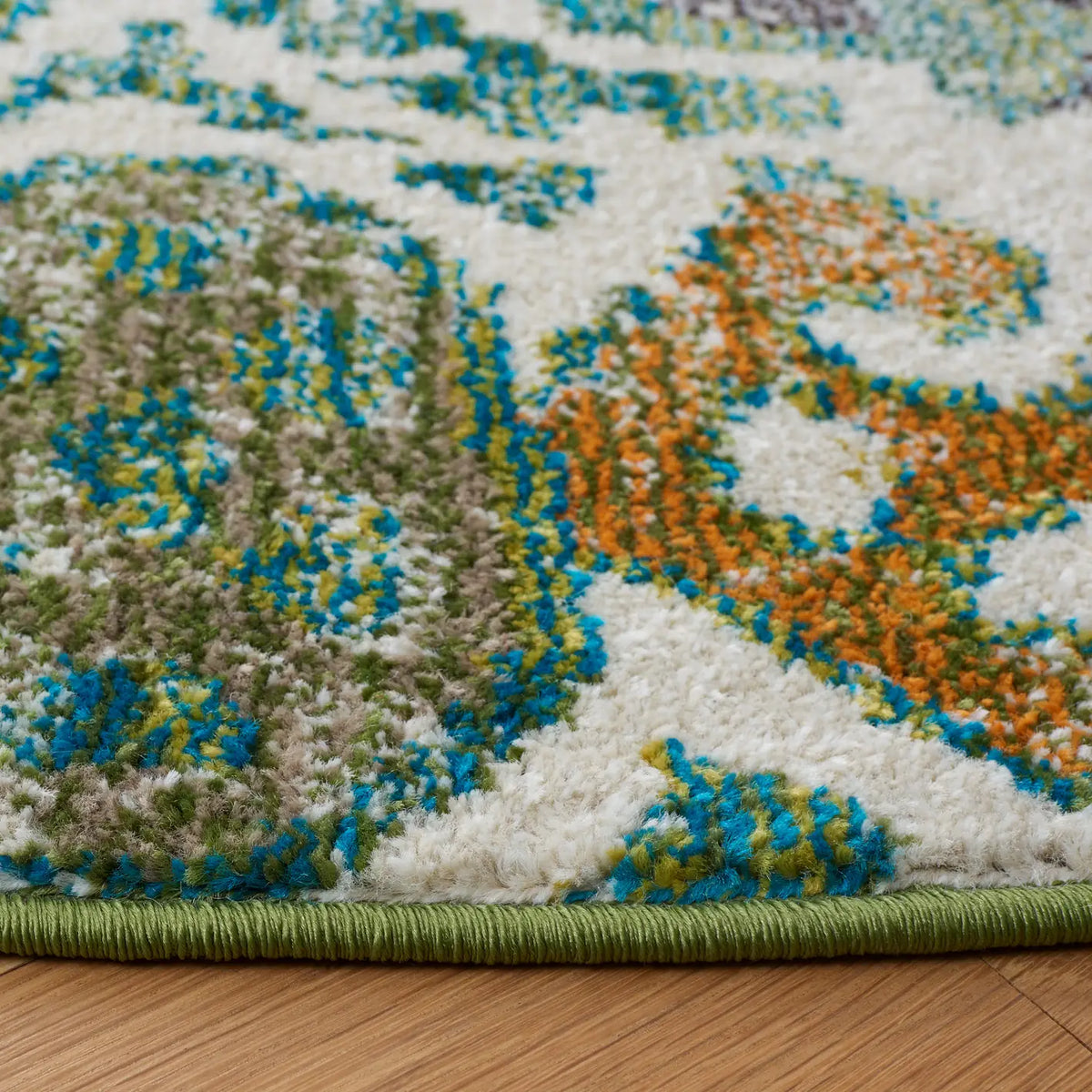Safavieh Madison 6'-7" x 6'-7" Rug in Green / Ivory