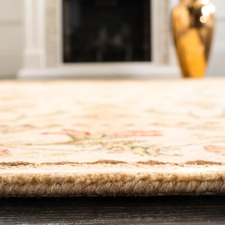 Safavieh Bergama 4'-0" x 6'-0" Rug in Ivory / Ivory