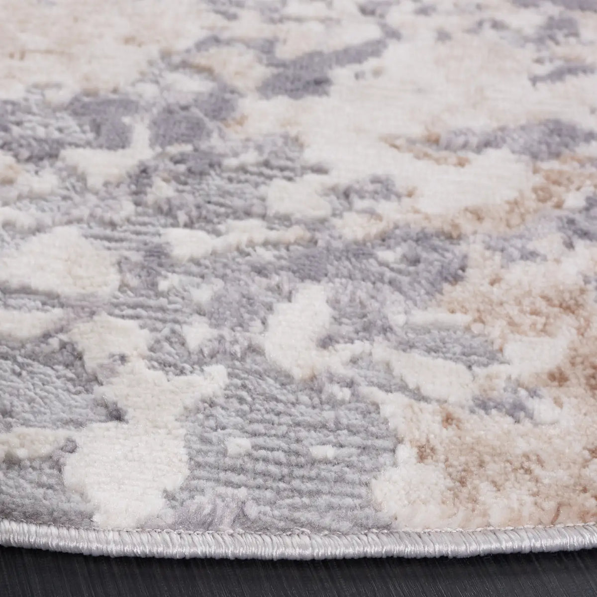 Safavieh Eternal 6'-7" x 6'-7" Rug in Grey / Beige