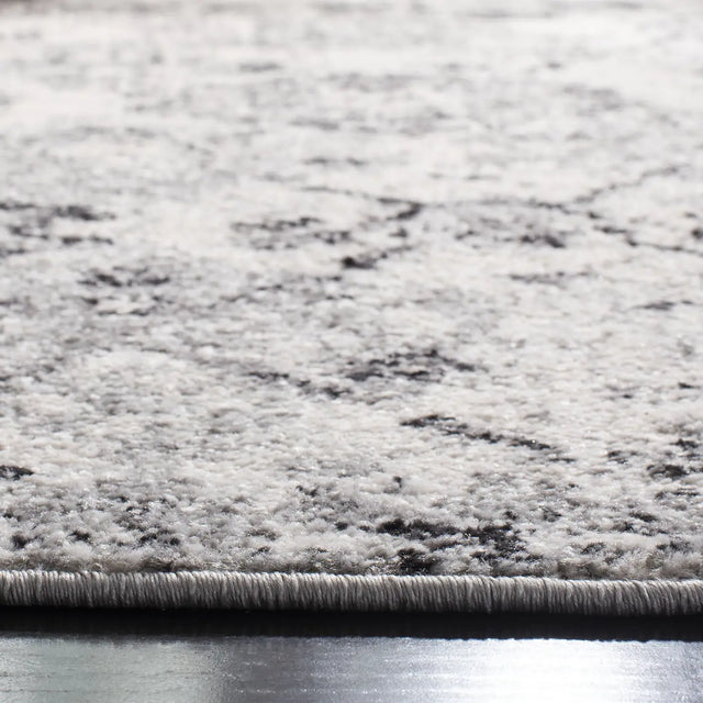 Safavieh Madison 10'-0" x 10'-0" Rug in Silver / Grey