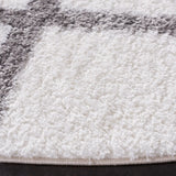 Safavieh Tahoe Shag 6'-7" x 6'-7" Rug in White / Grey