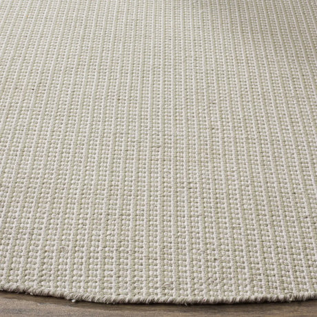 Safavieh Montauk 6'-0" x 6'-0" Rug in Ivory / Green