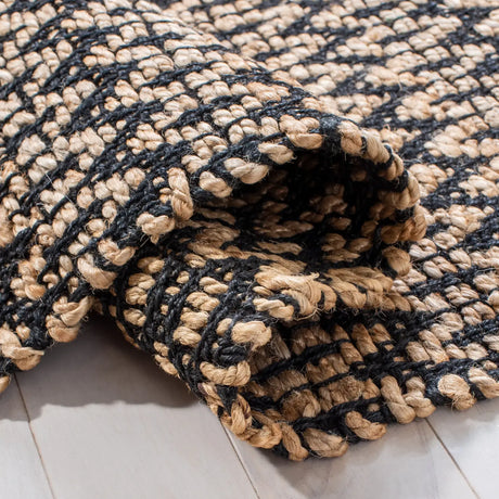 Safavieh Natural Fiber 4'-0" x 6'-0" Rug in Natural / Black