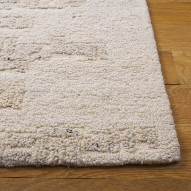 Safavieh Harvest 4'-0" x 6'-0" Rug in Ivory / Grey