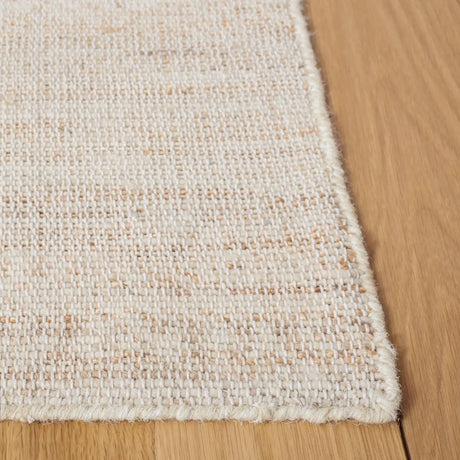 Safavieh Natural Fiber 4'-0" x 6'-0" Rug in Natural / Beige
